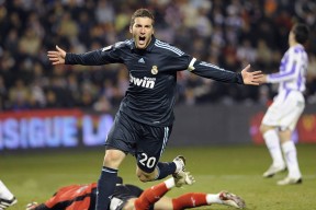 G2带队取胜！，梅西重要时刻表现优异观众掌声雷动