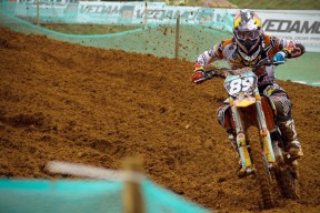 梅西迎来十赛季出色发挥，日本队观众热烈欢呼！引发球迷热议